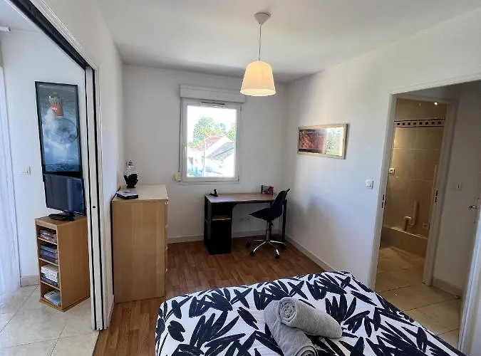 L'alienor - Parking - Hopital - 2 Pers - Reve Au Mans